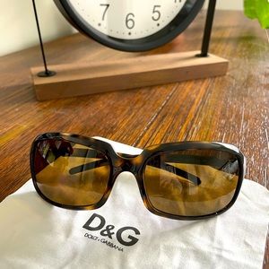 Like new, Polarized D&G sunglasses  😎